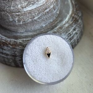 Buddha Jewelry Chic Black and Gold Diamond-Shaped Earring